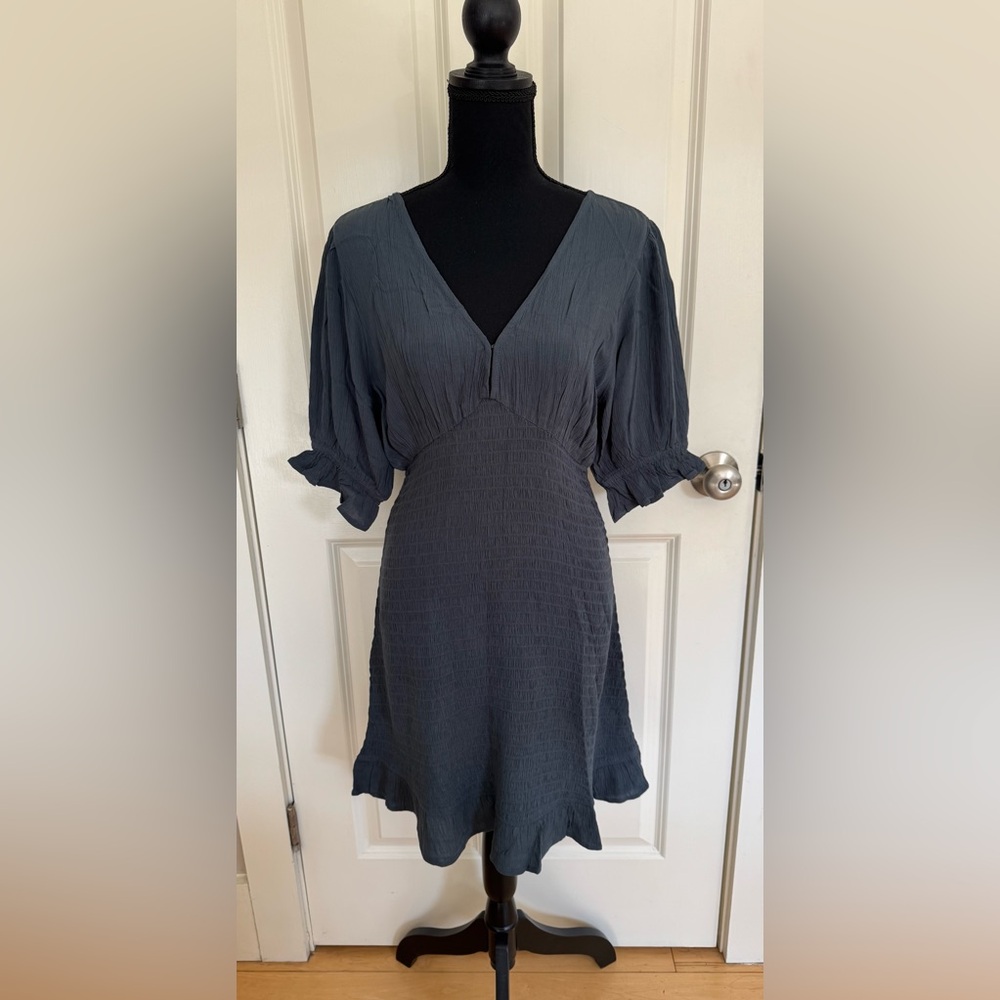 O’Neill Dalia gray deep v-neck short sleeve smocked mini‎ dress women’s L